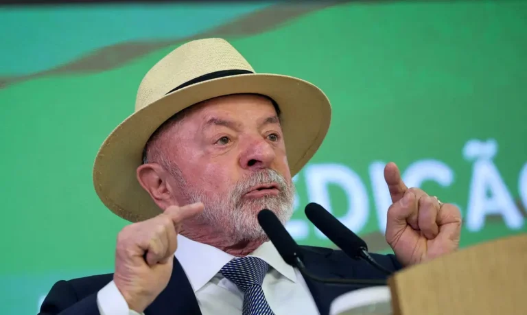 Atitude irresponsável é criticada por Lula após revogação de visto de embaixadora