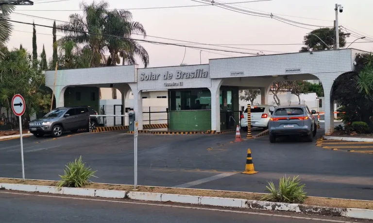 Bolsonaro solicita ao STF autorização para visitas dos filhos no Dia dos Pais