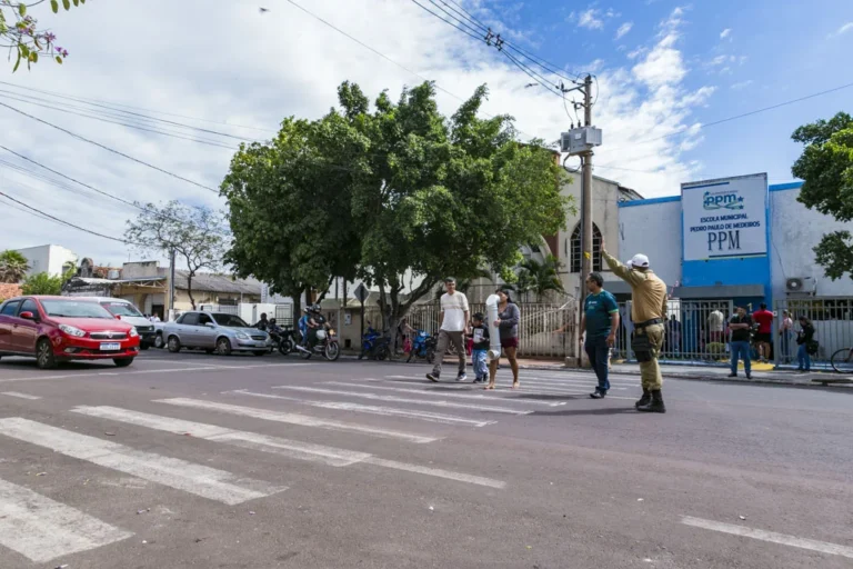 Prefeitura de Corumbá realiza ação educativa no Dia do Pedestre