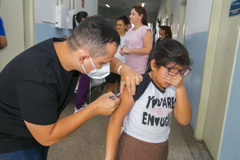 Vacinação é disponibilizada nas UBSs Simone Flores e Ranulfo neste sábado