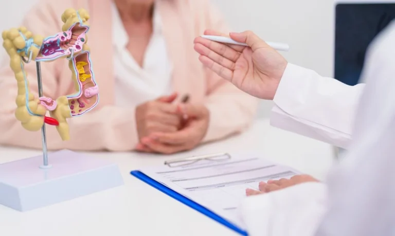 SUS inclui teste FIT para rastreamento do câncer colorretal em adultos de 50 a 75 anos