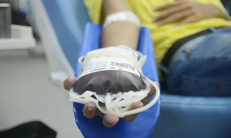 Doação de sangue tem prazos reduzidos para tatuagem, piercing e procedimentos estéticos