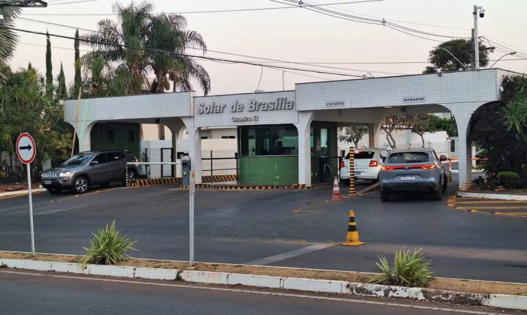 Moraes autoriza Bolsonaro a sair da prisão domiciliar para consulta odontológica