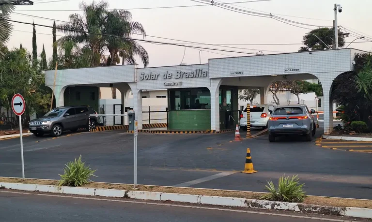 Moraes autoriza Bolsonaro a sair da prisão domiciliar para consulta odontológica