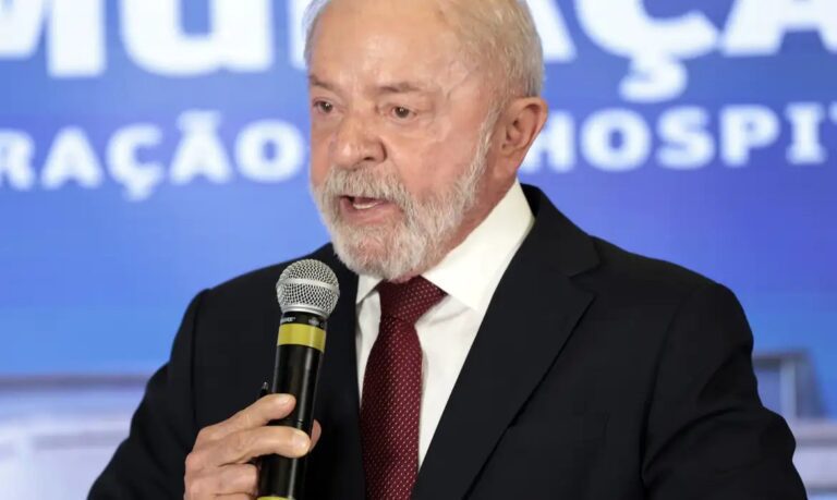 Lula diz que alegações para o tarifaço são infundadas em ligação com Trump