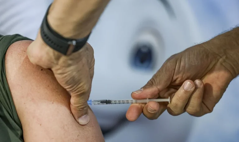 Vacinação infantil é atualizada no Dia D e alerta sobre risco de sarampo