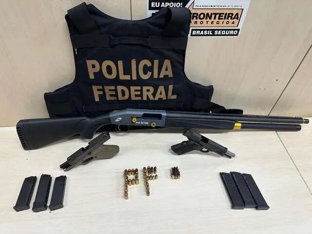 Armas e munições apreendidas pela Polícia Federal na Operação Pacificare II em Dourados