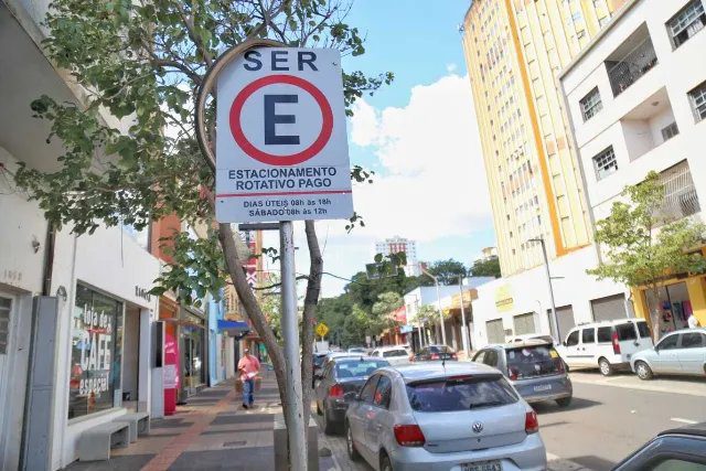 Parquímetro digital em rua do Centro de Campo Grande