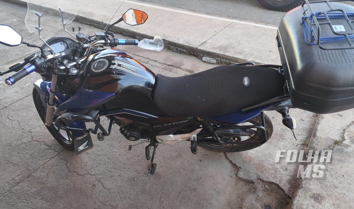 Motociclista de 64 anos fica ferido após queda na região central de Corumbá