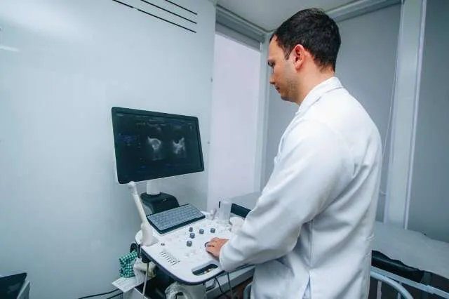 Unidade móvel da Sesau oferece exames de imagem na Esplanada Ferroviária, em Campo Grande