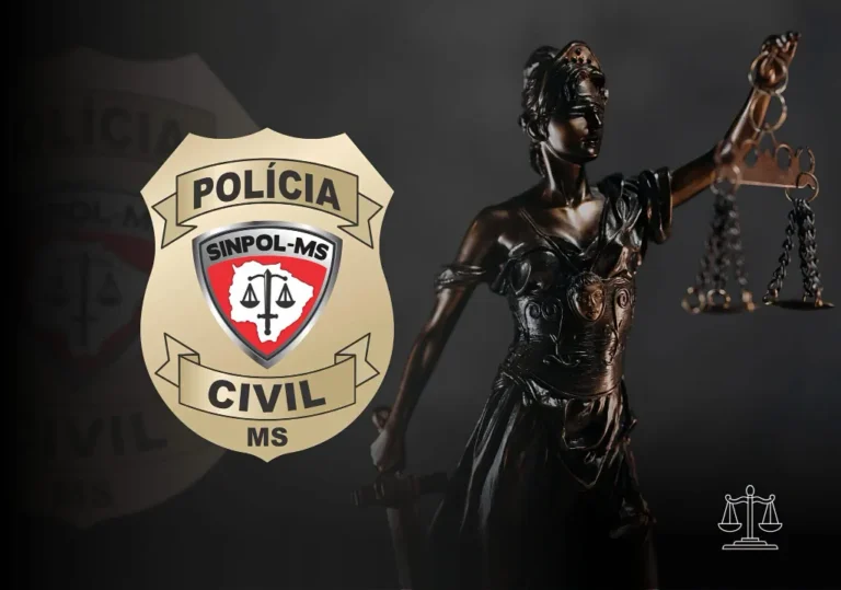 Fachada de delegacia da Polícia Civil com viaturas policiais estacionadas
