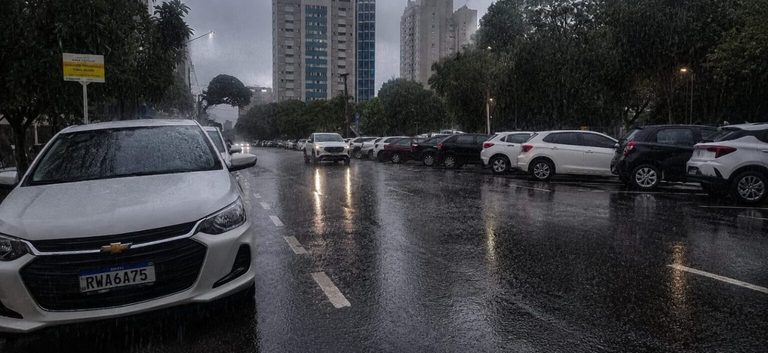 Capital tem alerta de tempestade a partir desta segunda