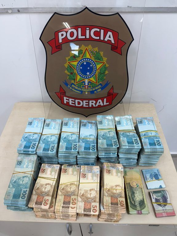 PF apreende R$ 800 mil em espécie e prende funcionária de universidade paraguaia em Ponta Porã