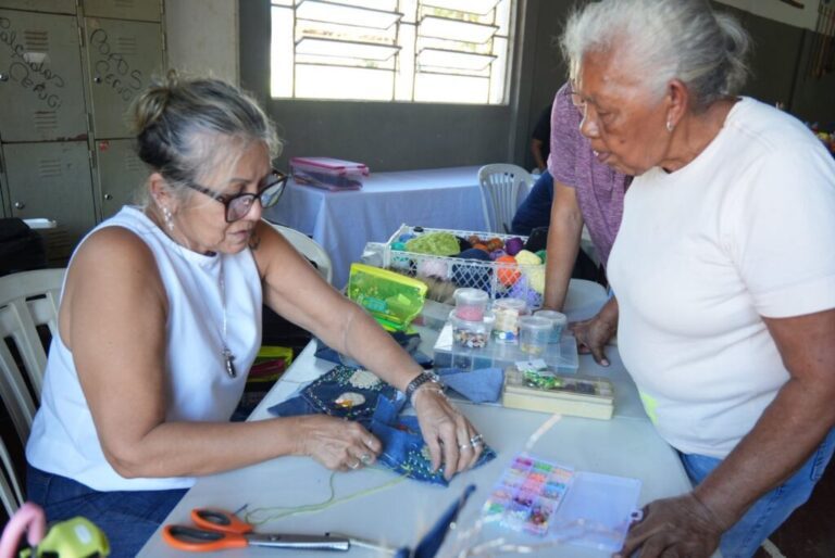 FAC promove curso de artesanato com foco em sustentabilidade e geração de renda