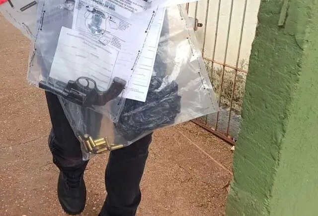 Policiais e viaturas atuam em operação no Jardim Colibri, Dourados.