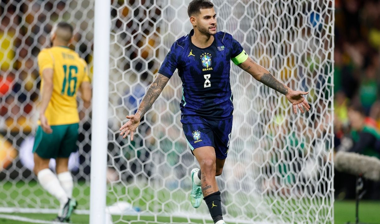 Brasil reage a virada e vence Austrália por 4 a 2