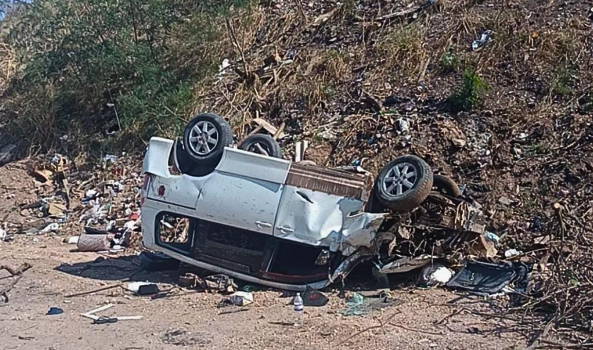Veículo boliviano capota e deixa mulher e criança feridas em estrada de Corumbá