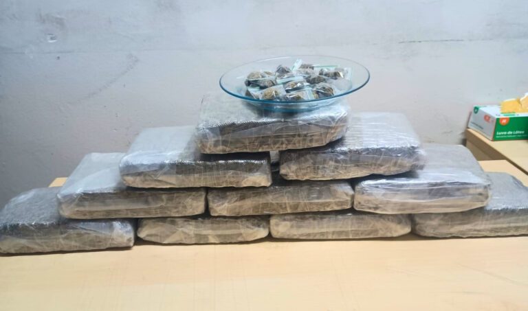 Após prender duas mulheres, PM encontra mais 10,5 kg de skunk em imóvel de Corumbá