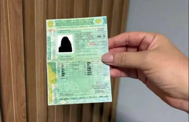 Motoristas aguardam atendimento no Detran-MS para renovação de CNH em Mato Grosso do Sul