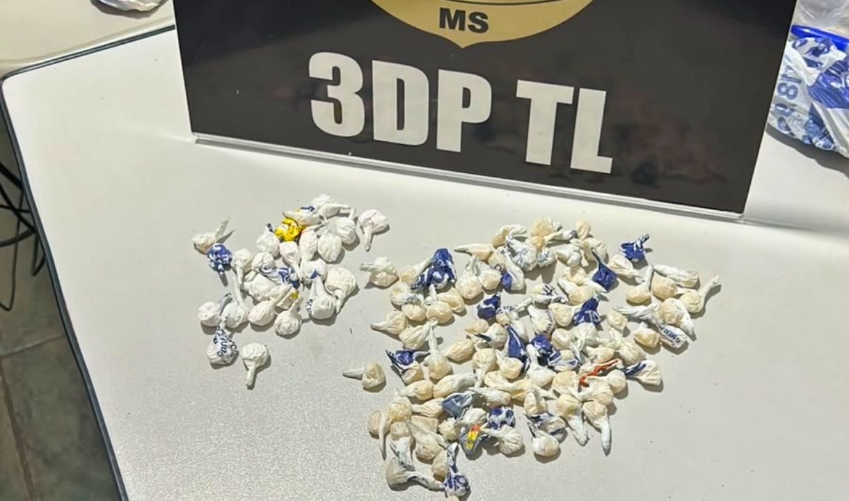 Mulher é presa com 117 porções de crack e cocaína em Três Lagoas