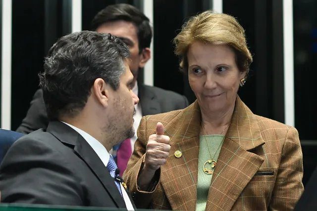 Sessão de julgamento da Justiça Eleitoral sobre retirada de vídeo eleitoral