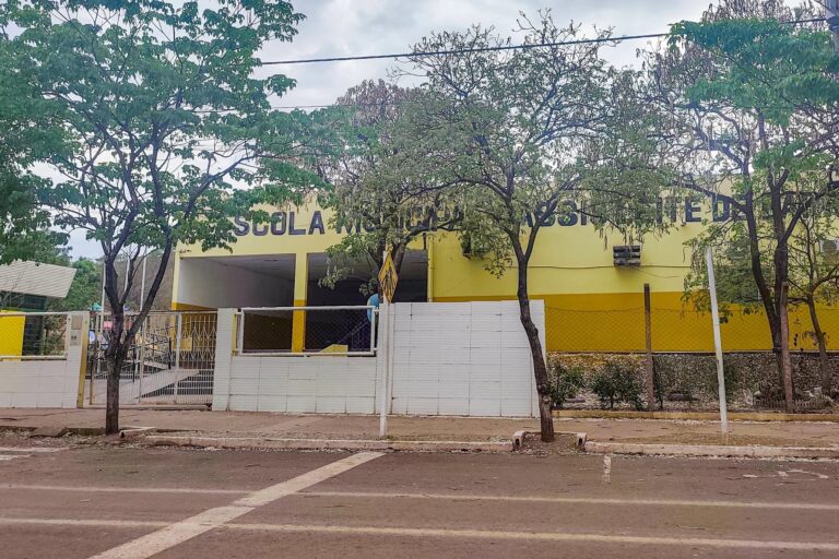 Corumbá abre licitação para construção de quadra coberta na Escola Cássio Leite