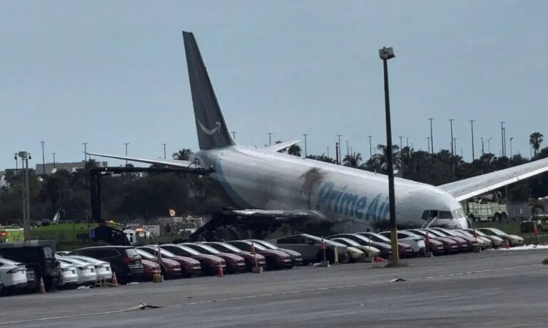 Acidente com avião de carga em Miami registra pelo menos cinco mortos