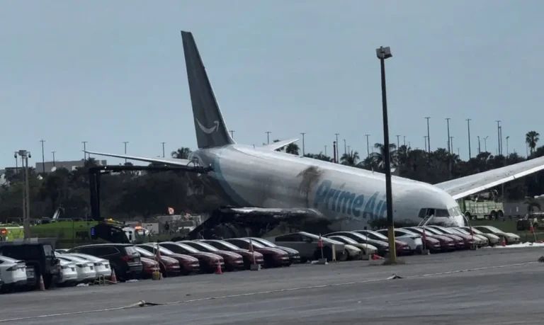 Acidente com avião de carga em Miami registra pelo menos cinco mortos