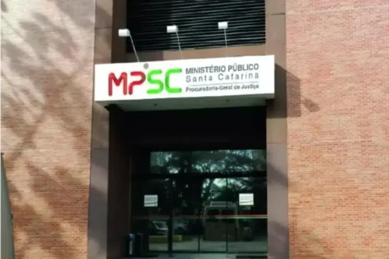 Juíza determina sentença em tribunal para caso de tortura e morte de criança autista