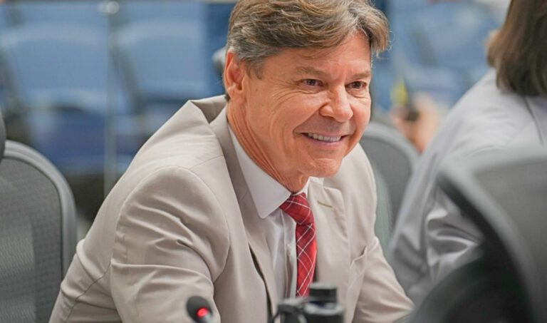 Paulo Duarte articula junto ao estado doação de terreno para construção de casas populares em Corumbá