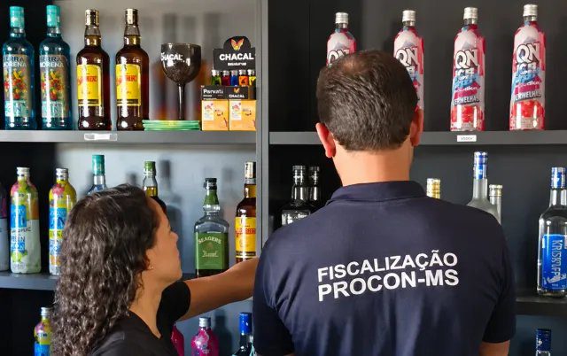Polícia e Procon lacram comércio em Campo Grande por tráfico e contrabando