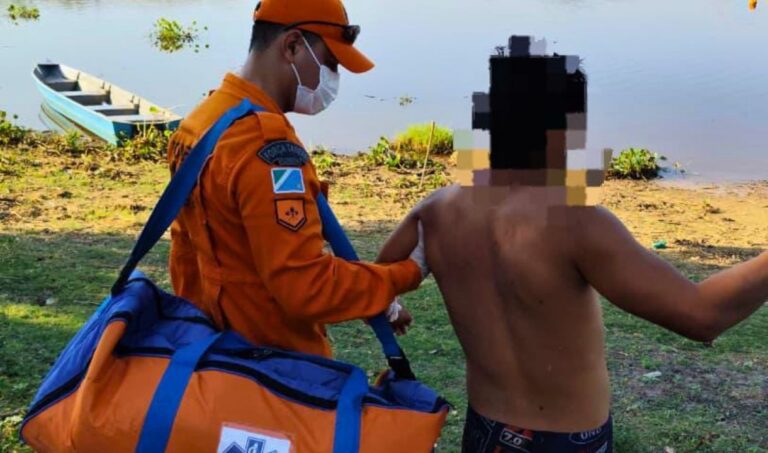 Homem quase se afoga após se assustar com ariranhas no Canal do Tamengo