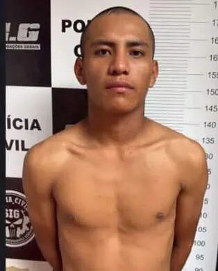 Polícia e perícia analisam cena de crime após assassinato em Dourados