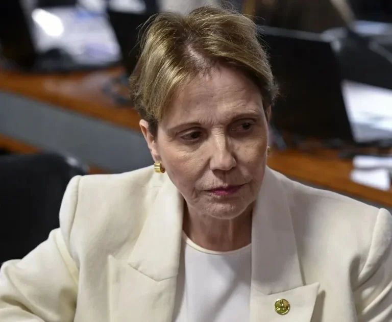 Senadores discutem proposta de redução da jornada de trabalho no plenário do Senado Federal