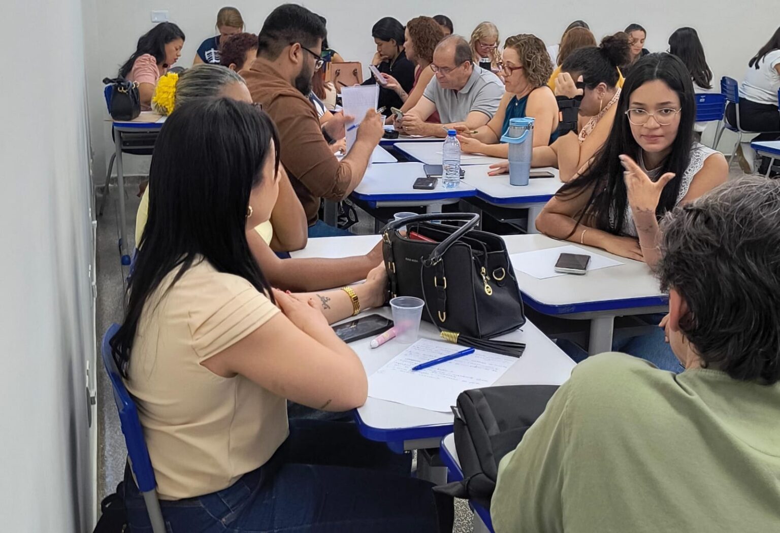 Curso prepara 80 servidores para acolher crianças vítimas de violência na Capital