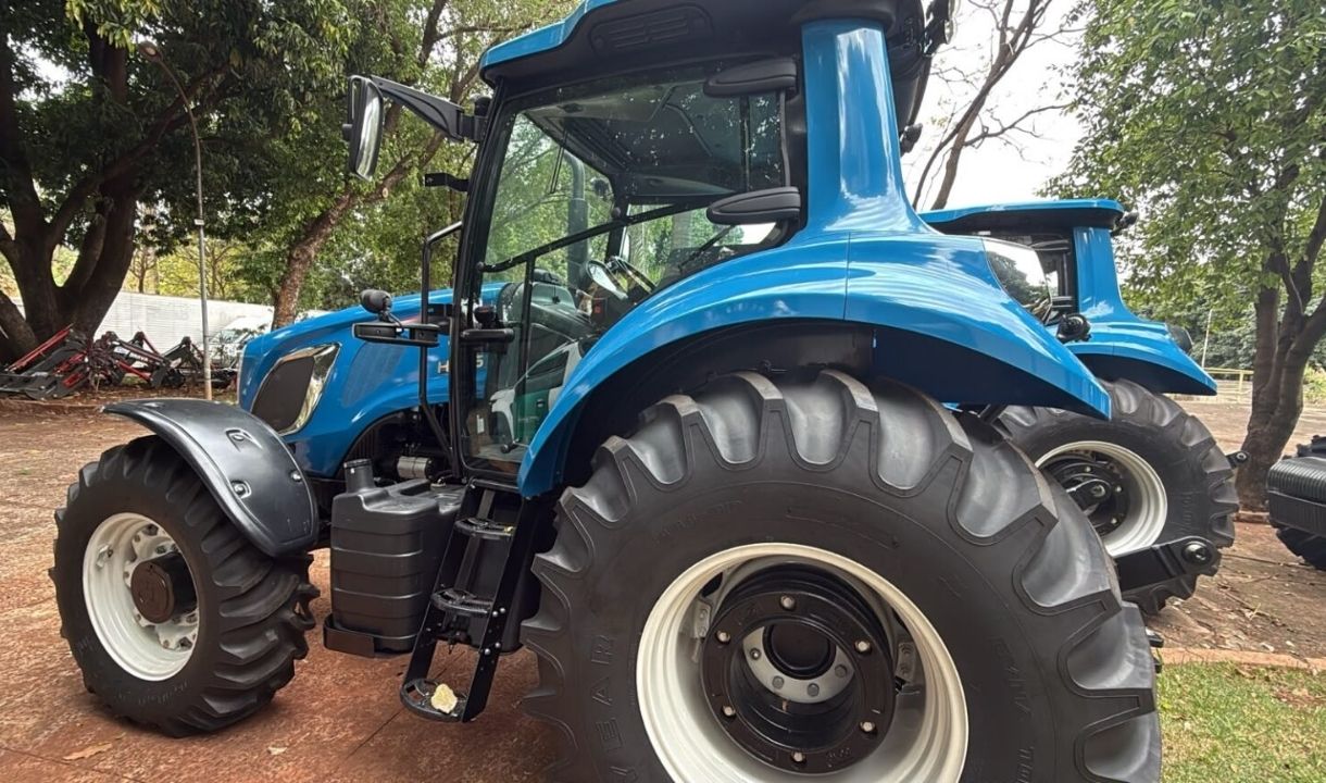 Campo Grande recebe tratores e implementos para atender agricultura familiar