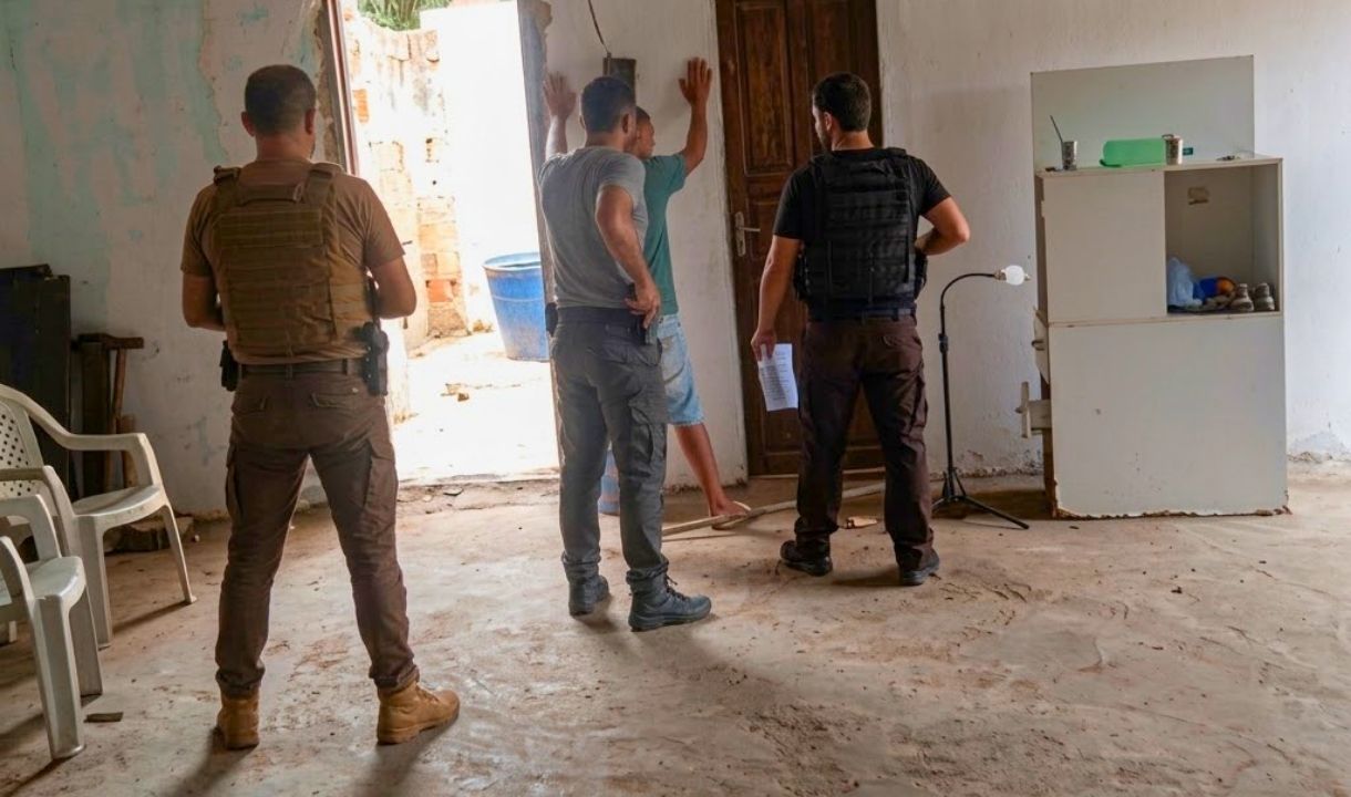 Homem de 26 anos é preso em Corumbá por ameaças e perseguição contra ex-companheira