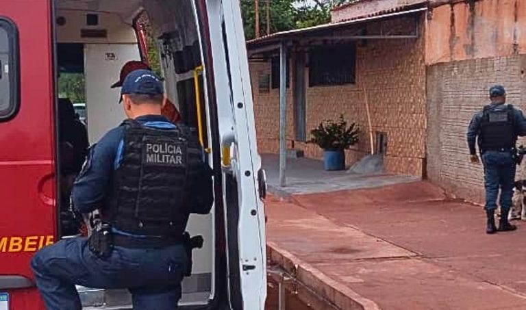 Mulher é socorrida após ser agredida e arrastada em Ladário