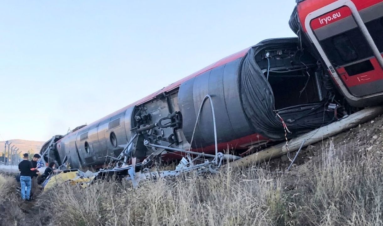 Colisão entre trens deixa 64 mortos e cerca de 80 feridos na Espanha