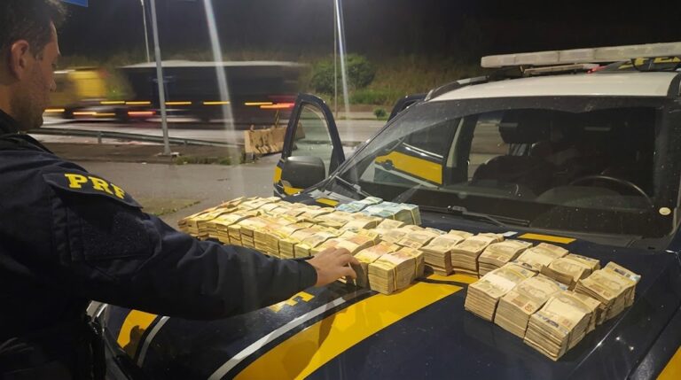 PRF encontra R$ 870 mil em carro que saiu de Ponta Porã rumo a Belo Horizonte