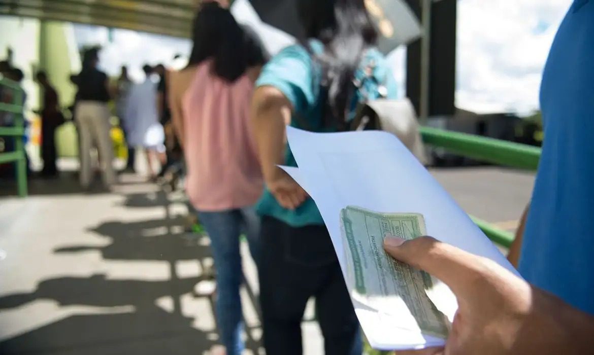 Eleitora passa mal na fila e morre durante votação em Campo Grande