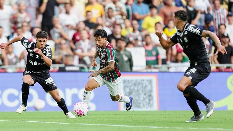 Fluminense deixa o G4 após derrota para o Santos