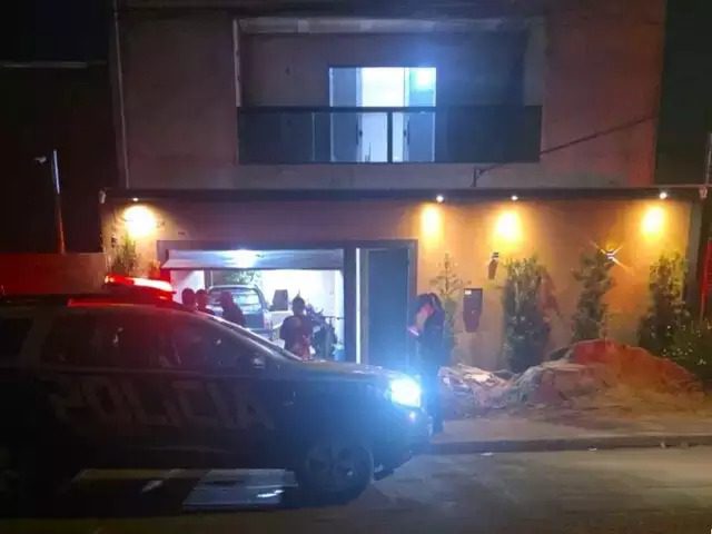 Discussão entre vizinhos termina com homem morto e filho ferido em Campo Grande