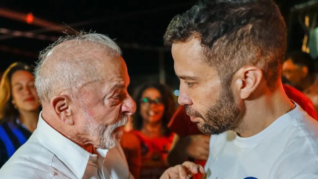 Canal de Janones no WhatsApp salta de 50 mil para 1,5 milhão no segundo turno