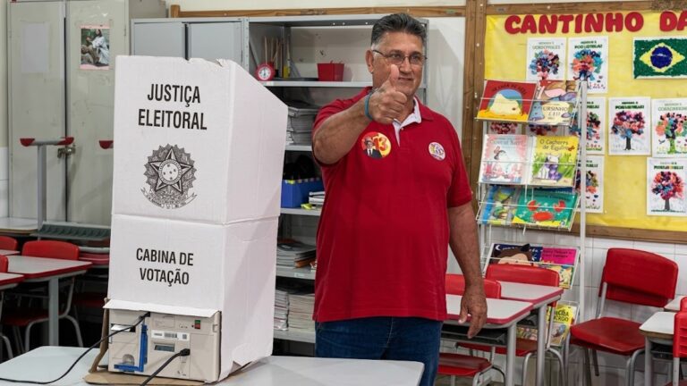 Lucien Rezende vota em Ribas do Rio Pardo e diz estar otimista com resultado em MS