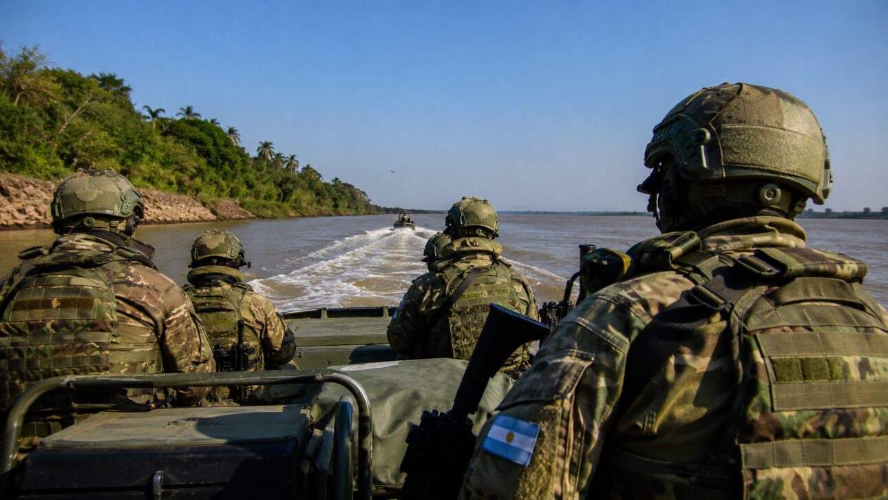 Argentina envia tropa de militares e Blindados ao Brasil