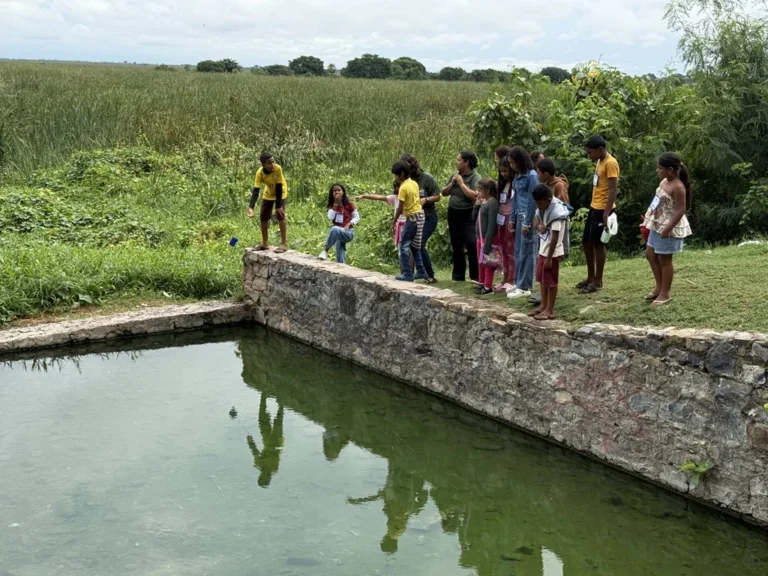 Crianças do CRAS I vivenciam atividade educativa na Cacimba da Saúde