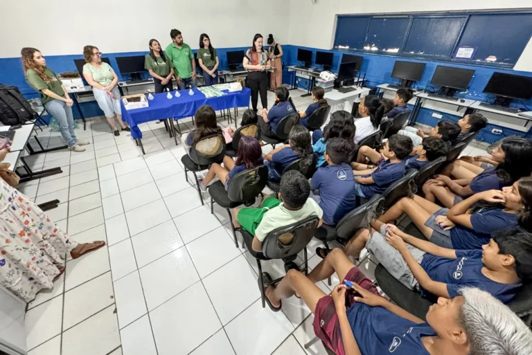 Oficina de plantio de sementes leva estudantes de Corumbá à educação ambiental
