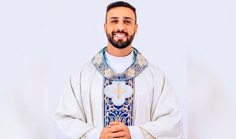 Padre Galã viraliza após convite para novena em Minas Gerais
