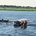 Barco que participava de procissão fluvial de São Pedro naufraga em Corumbá; ninguém ficou ferido